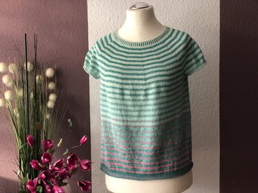 Shirt Skedela Strickanleitung