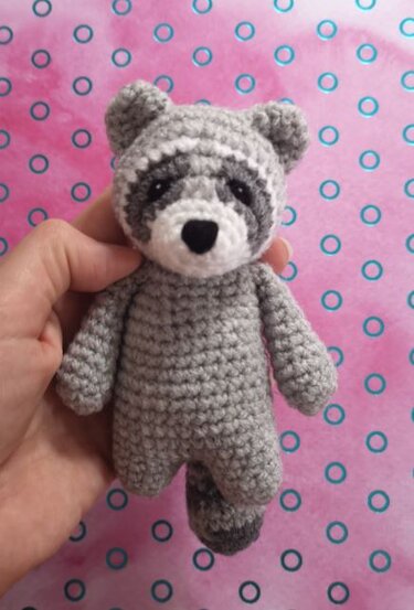 racoon - crochet pattern by NiggyArts