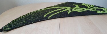 Dragon, Dragonhead, Shadow Knitting, Illusion Knitting, Motif Shawl
