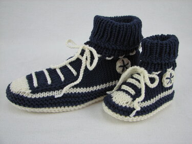 Strickanleitung Haussocken "Turnschuh" - Größe 18 bis 35 - mit Video
