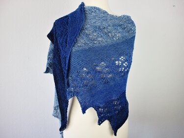 Knitting pattern shawl "ZOZA"