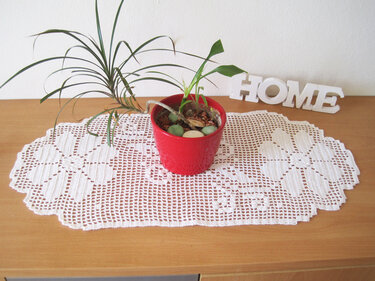 Häkelanleitung: Deko Deckchen oval mit Blumen