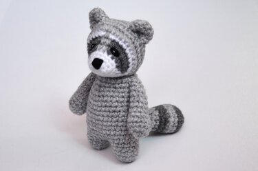racoon - crochet pattern by NiggyArts