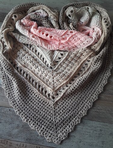 Häkelanleitung - Dreieckstuch "modern Romance"