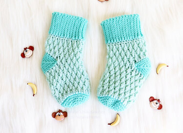 Baby & children's socks "Softie", (size 0 m.-4 y., relief pattern) - Crochet