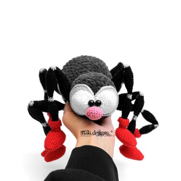 Spider with pumpkins - Crochet
