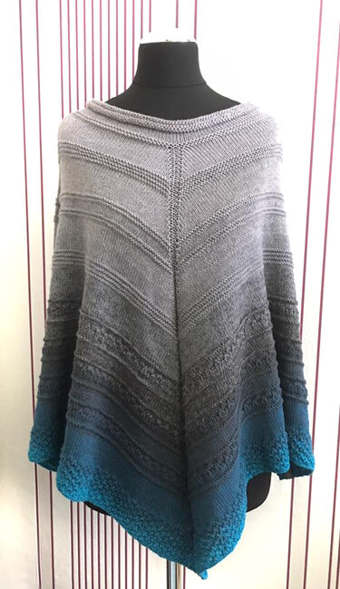 Poncho "Pia" - Stricken