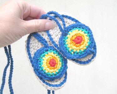 Baby flip flops rainbow - Crochet