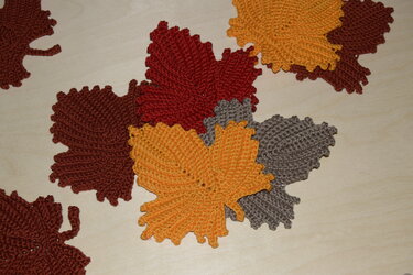 - AHORNBLATT 2.0 - schnell häkeln, Herbstdeko, Streudeko, Herbstblatt, Herbst, Applikationen, Homedeko, Halloween