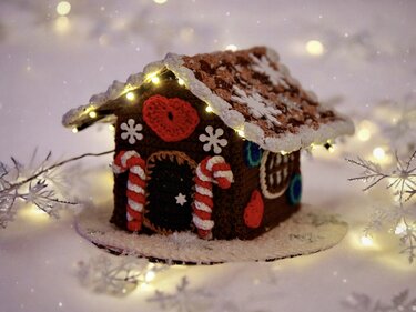 Gingerbread House - Crochet Patterns