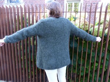 Strickanleitung, Olivefarbige Kuscheljacke (Gr. S – XXL, leicht an alle Größen anzupassen) - Bild 6