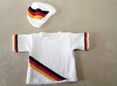 Fußball-WM Babyset "Miro" - Trikot und Mütze - Stricken