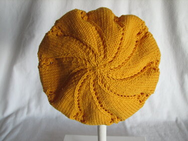 Strickanleitung Baskenmütze "Sonnenschein" in 2 Größen