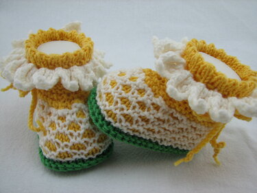 Strickanleitung Babyschuh "Margerite"