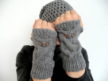 Knitting Pattern - fingerless Gloves - OWL DESIGN - No.101E