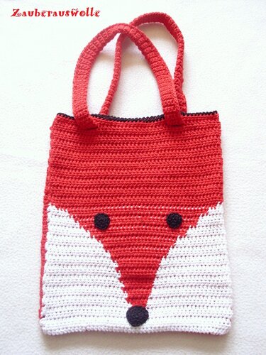 Gehäkelte rote und weiße Henkeltasche mit Fuchs-Gesicht und zwei Henkeln