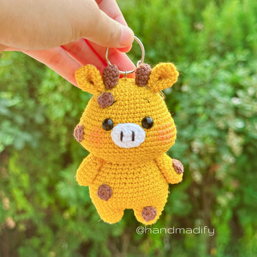 Giraffe Keychain - Crochet