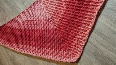 Crochet pattern for the triangle shawl "raindrops"