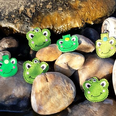 Stickdatei Frosch Anhänger Schlüsselanhänger - Sticken