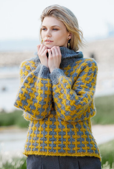 Pulli mit Hebemaschenmuster in Grau und Ocker - Stricken