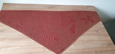 Squirrel, Shadow Knitting, Illusion Knitting, Motif Shawl