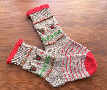 Rudolph-mit-der-roten-Nase-Kindermütze - Stricken