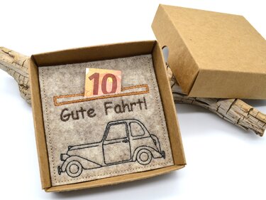 Stickdatei Wunscherfüller Auto Gute Fahrt zum Führerschein Geschenkidee - Sticken