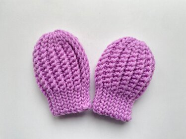 Crochet baby mittens pattern, warm thumbless winter mittens newborn baby