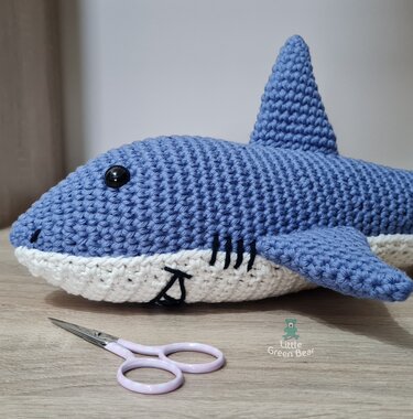 Shane the Shark Crochet Amigurumi Pattern (English)