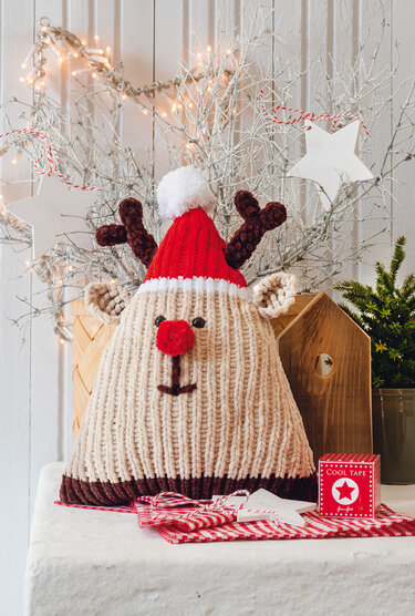Gestricktes Kissen in Elchform in Beige-Braun-Rot - Stricken
