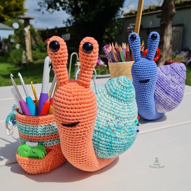 Sally the Snail Caddy Crochet Amigurumi Pattern (English)
