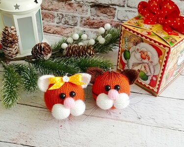 K103 Kittens Christmas tree baubles or decoration Cat - Knitting