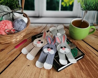 332 Crochet Pattern - Bunny Rabbit Applique, Bookmark or decor Amigurumi