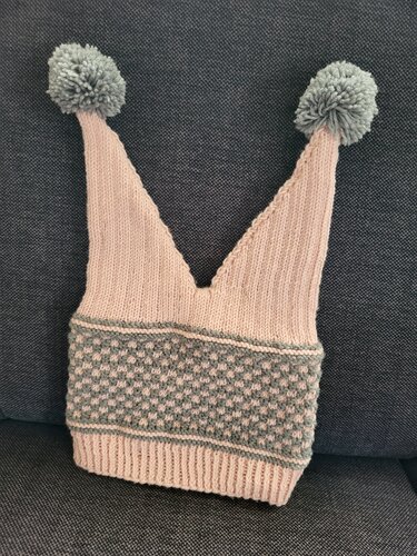 Zweifärbige Zweizipfel Kinderhaube - Stricken