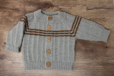 Baby erstes Jäckchen Little Joe stricken