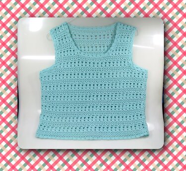 Häkelanleitung luftiges Sommertop in Bordürenmuster