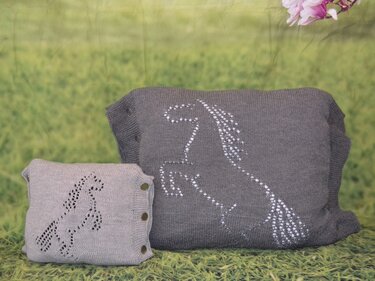 Knitting pattern cushion "Horse
