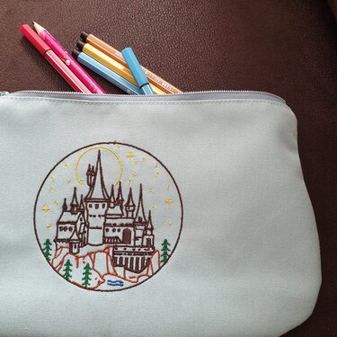 Stickdatei - Zauberschloss 2 Größen Magie Zauberei - Sticken