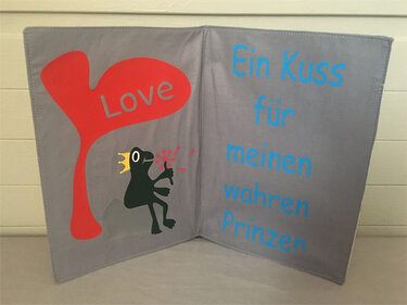 Valentine Card Frog - Plotting