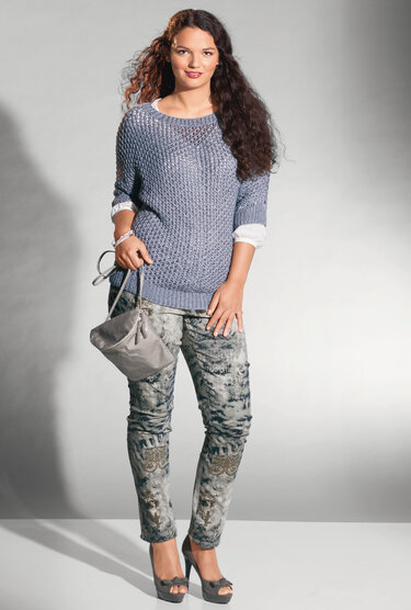 Grauer Pulli mit Lochmuster - Stricken