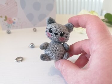 Häkelanleitung Mini-Katze Amigurumi - Bild 8