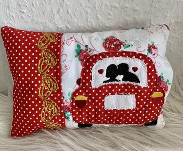 Stickdatei Kissen Hochzeit, Hochzeitsauto, In the Hoop  Maschinenstickerei - Sticken