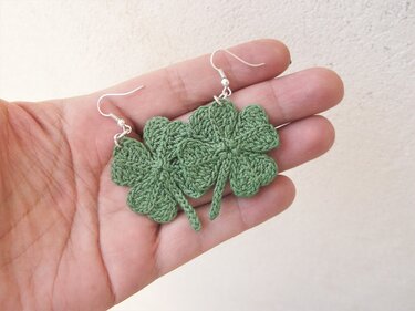 Shamrock earrings crochet pattern