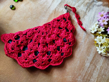 Half Circle Crochet Bag Pattern PDF + Photo & Video TutorialThis half-circl