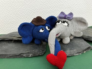 Häkelanleitung für das süsse Elefantenpärchen Paula und Paul
