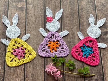 Häkelanleitung bunte Häschen aus Wollresten