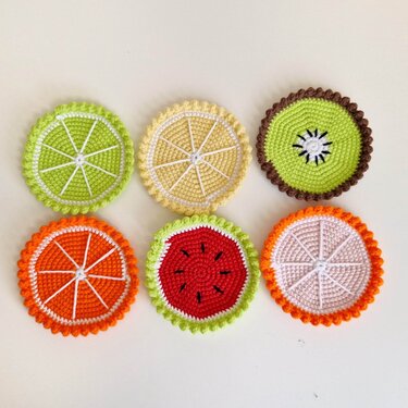 Crochet fruit coasters set and coasters holder