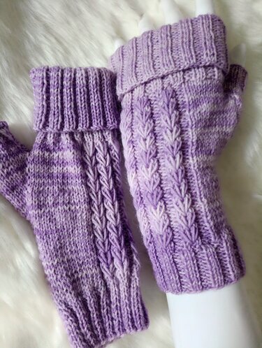 Handstulpen "Herzzöpfe" in Reihen gestrickt - Bild 5