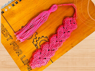 Crochet Heart Bookmark PDF + Video Tutorial (English Only)