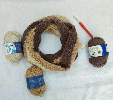 Oblique Crochet Infinity Scarf Pattern